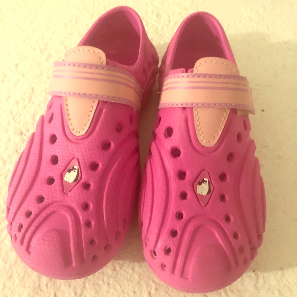 dawgs Hound water shoes girls pink